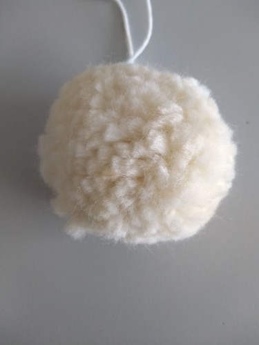 pompón de borreguillo de 8 cms